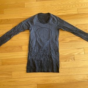 Lulu Lemon Swiftly Tech Long-sleeve size 4